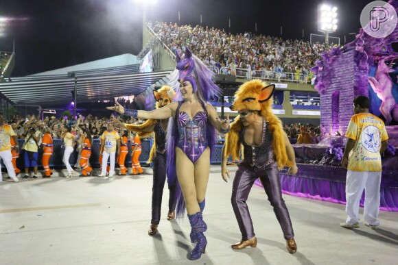 Claudia Raia usou fantasia de raposa em desfile de Carnaval neste domingo, 3 de março de 2019