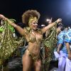Viviane Araujo exibiu toda sua boa forma com bíquini cavado no desfile da Mancha Verde no Carnaval 2019.