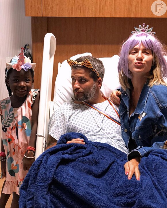 Títi e Giovanna Ewbank improvisaram festa de carnaval para Bruno Gagliasso, internado em hospital do Rio