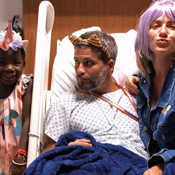 Títi e Giovanna Ewbank improvisaram festa de carnaval para Bruno Gagliasso, internado em hospital do Rio