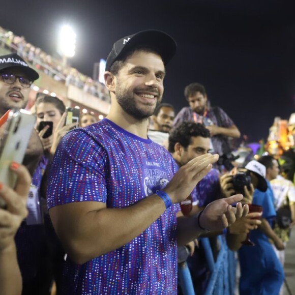 Duda Nagle assiste desfile de Sabrina Sato na Unidos de Vila Isabel cheio de orgulho da noiva