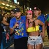 Em vídeo, Anitta apareceu beijando Neymar em camarote da Sapucaí
