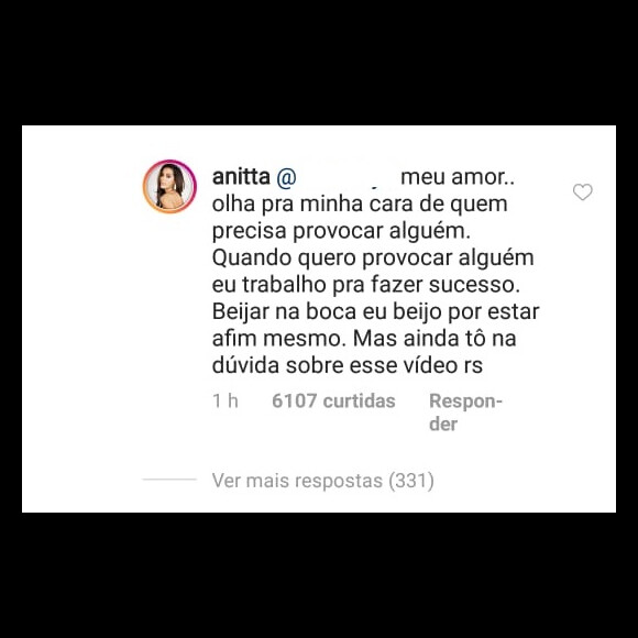 Anitta responde fã sobre ter provocado Bruna Marquezine