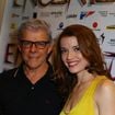 José Mayer leva a filha, Julia Fajardo, à pré-estreia do filme 'Encantados'