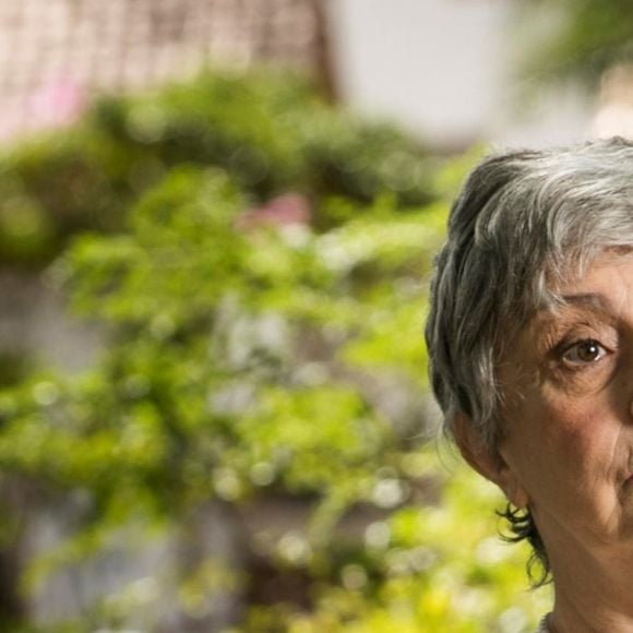 Ana Lucia Torre usou pela um batom vermelho pela primeira vez ao interpretar Gentil na novela 'Espelho da Vida'.