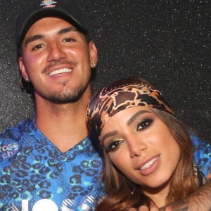 Anitta teria ficado com Gabriel Medina durante o Carnaval 2019