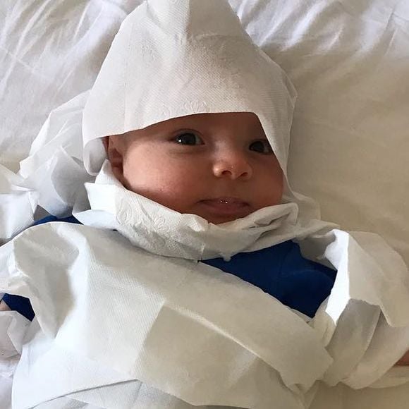 Filho de Milena Toscano, João Pedro foi fantasiado pelo pai, Pedro Ozores, no Dia das Bruxas