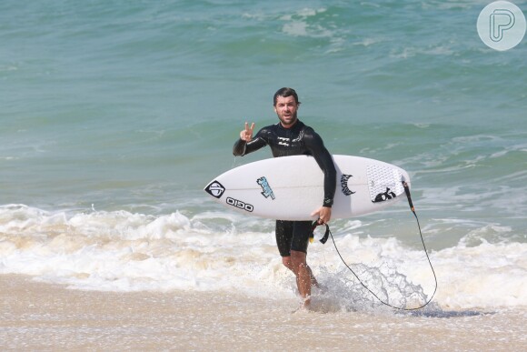 Surfar é um dos esportes preferidos de Kayky Brito