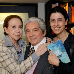 Domingos Oliveira ao lado de Fernanda Montenegro e Fernanda Torres
