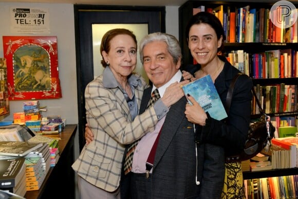 Domingos Oliveira ao lado de Fernanda Montenegro e Fernanda Torres