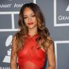 Rihanna retomou o namoro com Chris Brown, mesmo depois dele tê-la agredido em 2009