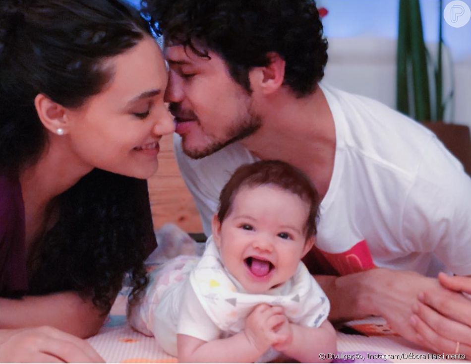 Débora Nascimento e José Loreto são pais de Bella, de 11 meses Purepeople