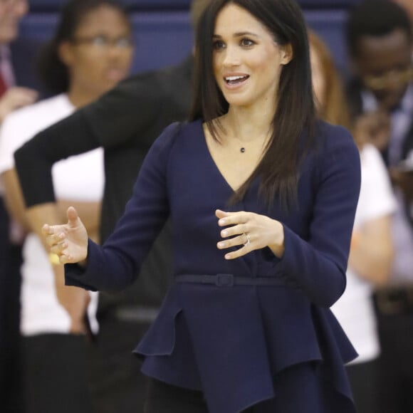 Meghan Markle também recorreu ao peplum para disfarçar a barriga antes de revelar a gravidez