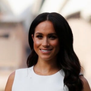 Meghan Markle, em sua primeira aparição após o anúncio da gravidez, exibiu uma barriguinha discreta na Austrália