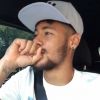 Neymar faz vídeo cantando pagode e compartilha no Instagram: 'Caminho da flores'