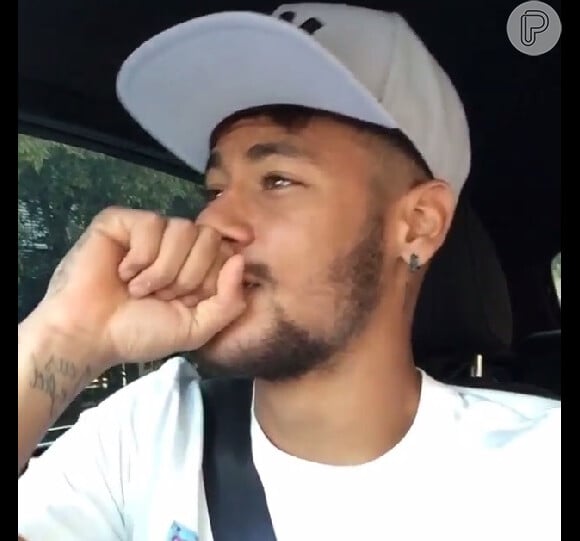 Neymar faz vídeo cantando pagode e compartilha no Instagram: 'Caminho da flores'