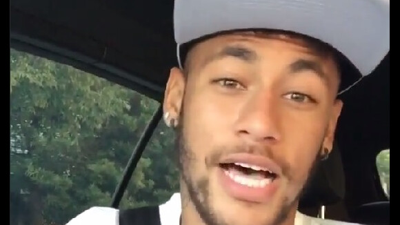 Neymar canta pagode em vídeo compartilhado em rede social: 'Alegria'