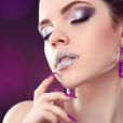 Lábios metalizados com pigmentos e sombras: maquiagem para você aproveitar os seus produtos ao máximo