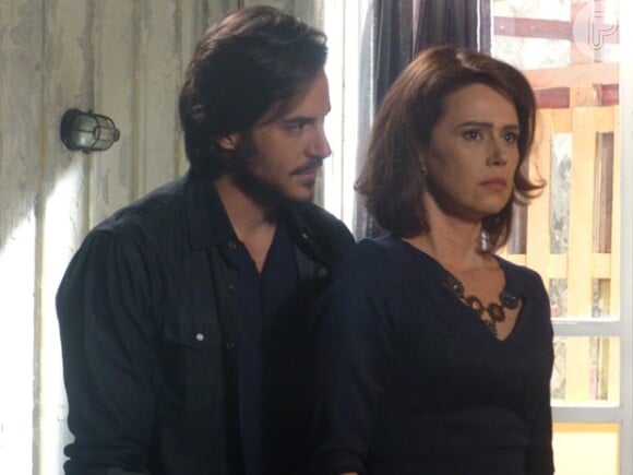 Sandra (Susana Ribeiro) se recusa a guardar o segredo de Herval (Ricardo Tozzi) e é atropelada, em 'Geração Brasil'