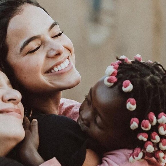 Bruna Marquezine exalta viagem missionária após 9 dias na Angola ao voltar ao Brasil nesta segunda-feira, dia 01 de abril de 2019