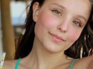 De biquíni, Larissa Manoela curte folga de gravações de novela na piscina. Vídeo