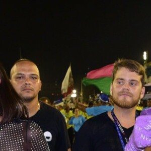 Bruna Marquezine e Sabrina Sato se divertiram juntas no Desfile das Campeãs do Rio de Janeiro