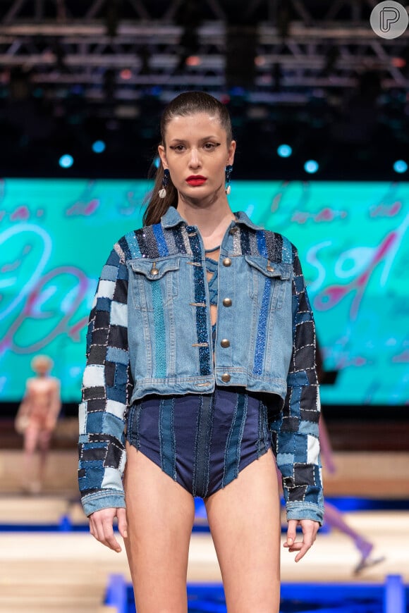 Minas Trend: patchwork em jaqueta jeans e hot pant trabalhada