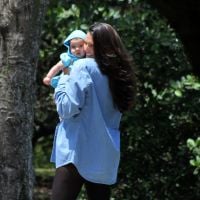 Daniella Sarahyba posa para fotos com a filha Rafaella durante passeio no Rio
