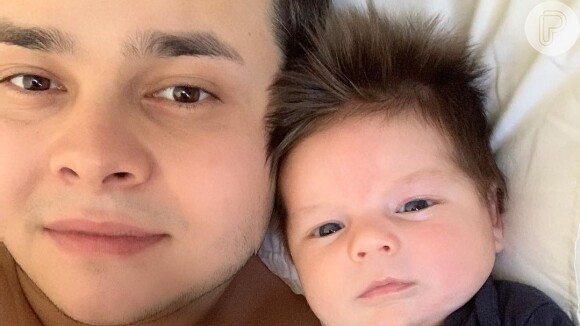 Matheus, da dupla com Kauan, postou foto com filho caçula, João Pedro, nesta quinta-feira, 11 de abril de 2019