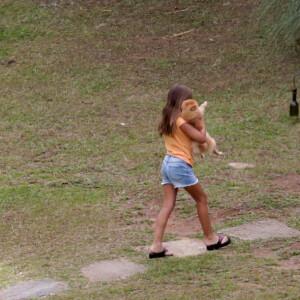 Sofia, filha de Cauã Reymond, viajou para MG para a festa de casamento do pai