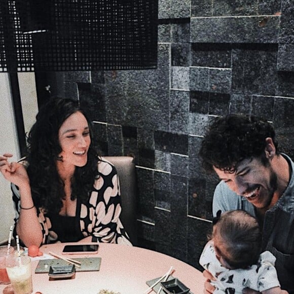 Débora Nascimento e José Loreto aparecem juntos em publicação