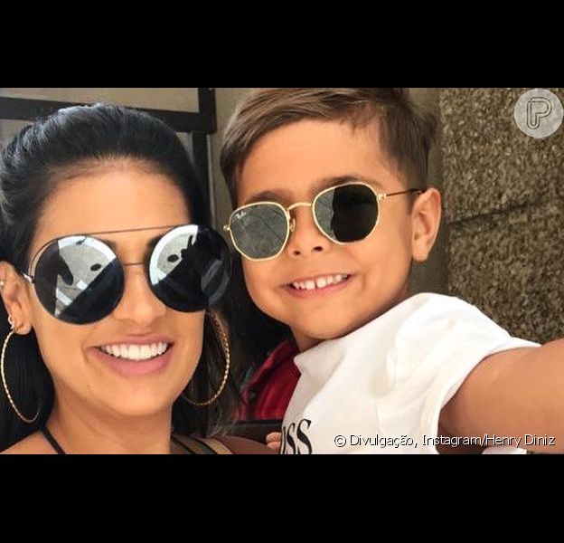 Filho De Simone Henry E Filmado Por Sertaneja Com Look De R 2 8 Mil Da Gucci Bonitinho Video Purepeople