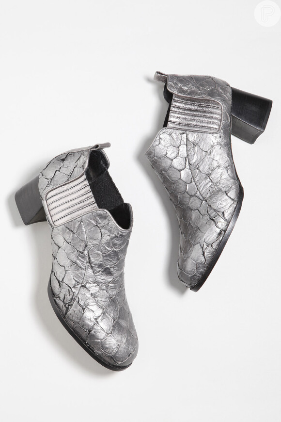 Print de couro de peixe em botas metalizadas! Um luxo em qualquer look