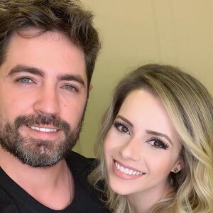 Sandy e suas mudanças capilares: com o hairdresser de longa data Jackson Antunes