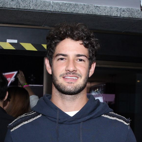 Alexandre Pato rescindiu contrato com o Tianjin Tianhai, clube que defendia há dois anos