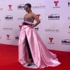 Anitta em look Galia Lahav rosa com styling de André Philipe para o Billboard Latin Music Awards