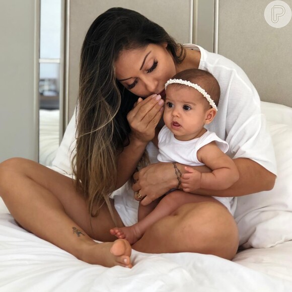 Mayra Cardi ganhou elogio de Andressa Suita após publicar foto com a filha