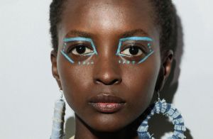 Os delineados coloridos e as sombras neon do SPFW serão seus desejos de make