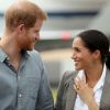 Príncipe Harry e Meghan Markle causam polêmica ao dispensar formalidade em celebração de aniversário