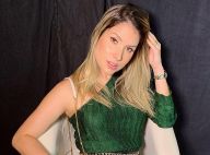 Look poderoso! Thyane Dantas elege bolsa e sandália de grife para compor visual