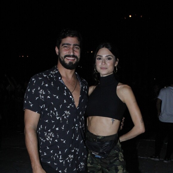 Thaila Ayala e Renato Góes no show da banda Los Hermanos no Maracanã