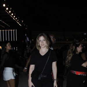 Alice Wegmann no show da banda Los Hermanos no Maracanã