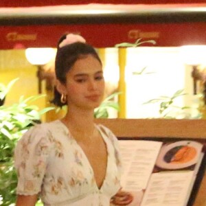 Bruna Marquezine usa vestido da marca de nova-iorquina, Love Shack Fancy
