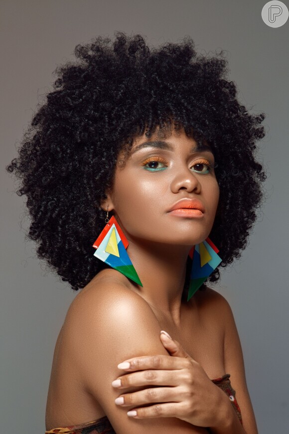 Hidratação para o cabelo afro é fundamental e o segredo para uma finalização perfeita