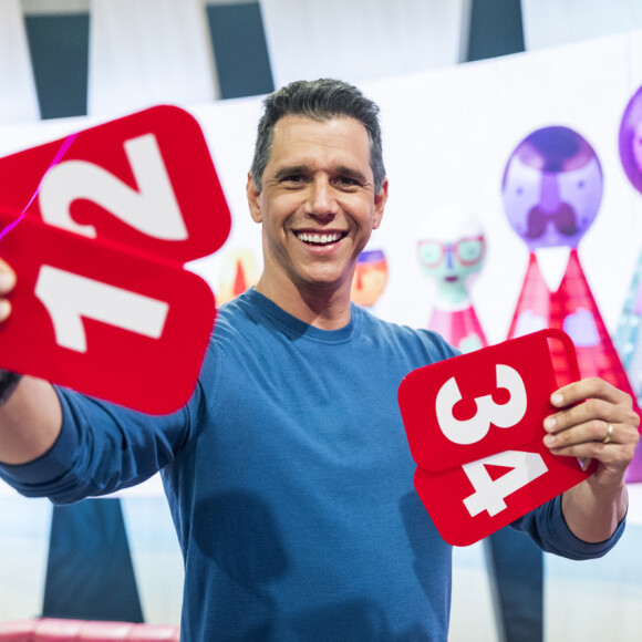 Marcio Garcia rebateu telespectador que reprovou cena de beijo entre Luis Lobianco e o marido no 'Tamanho Família' de 5 de maio de 2019