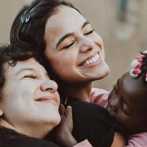 Engajada em causas sociais, Bruna Marquezine fez recentemente viagem missionária à Angola