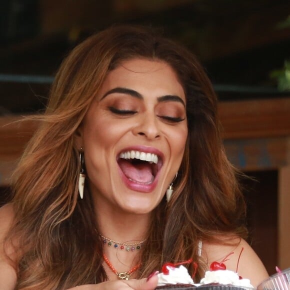 Juliana Paes vai à padaria na Barra da Tijuca, nesta quinta-feira, dia 16 de maio de 2019