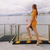 Marina Ruy Barbosa usa sapato de tiras simples dourado para almoçar em Cannes, na França, nesta segunda-feira, dia 20 de maio de 2019