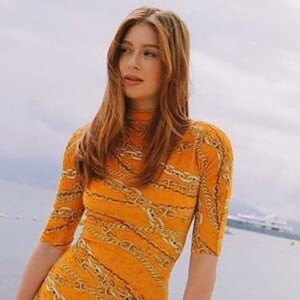 Marina Ruy Barbosa aposta em vestido all orange para almoçar em Cannes, na França, nesta segunda-feira, dia 20 de maio de 2019