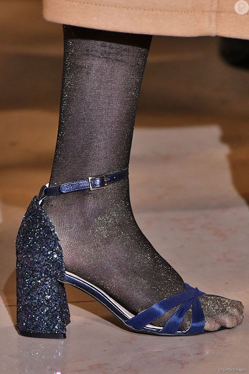 sandalia salto retro